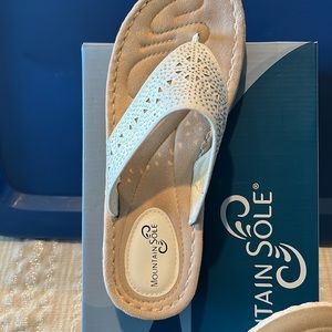 White sparkly mountain sole sandals size 9